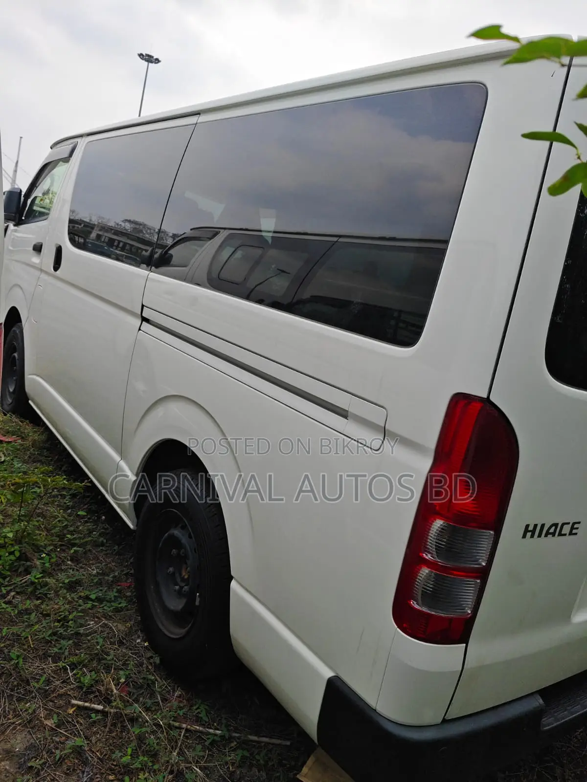 Toyota HiAce 2021 Black