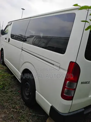 Toyota HiAce 2021 Black