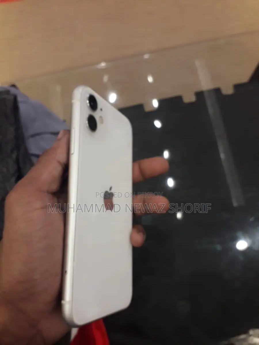 Apple iPhone 11 (Used)