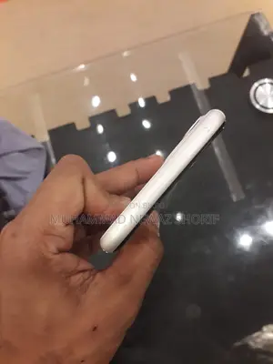 Apple iPhone 11 (Used)