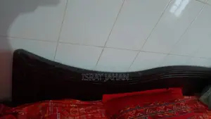 ৫/৭ ফিট কাঠের সেমিবক্স খাট জাজিমসহ