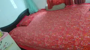 ৫/৭ ফিট কাঠের সেমিবক্স খাট জাজিমসহ