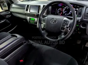 Toyota Hiace GL DUAL AC 3.5 2021