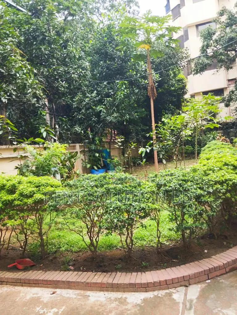 গুলশানে রেস্টুরেন্ট ক্যাফে স্পেস ভাড়া (নিচতলা ও খোলা জায়গা)