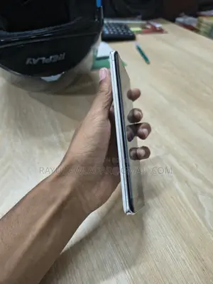 SHARP Aquos R6 (Used)