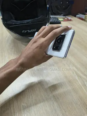 SHARP Aquos R6 (Used)