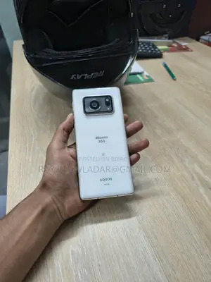 SHARP Aquos R6 (Used)