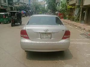 Toyota Axio 2010