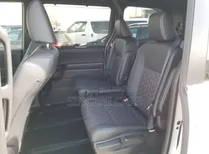 Toyota Voxy Non Hyb Sz 4.5 Grad 2023