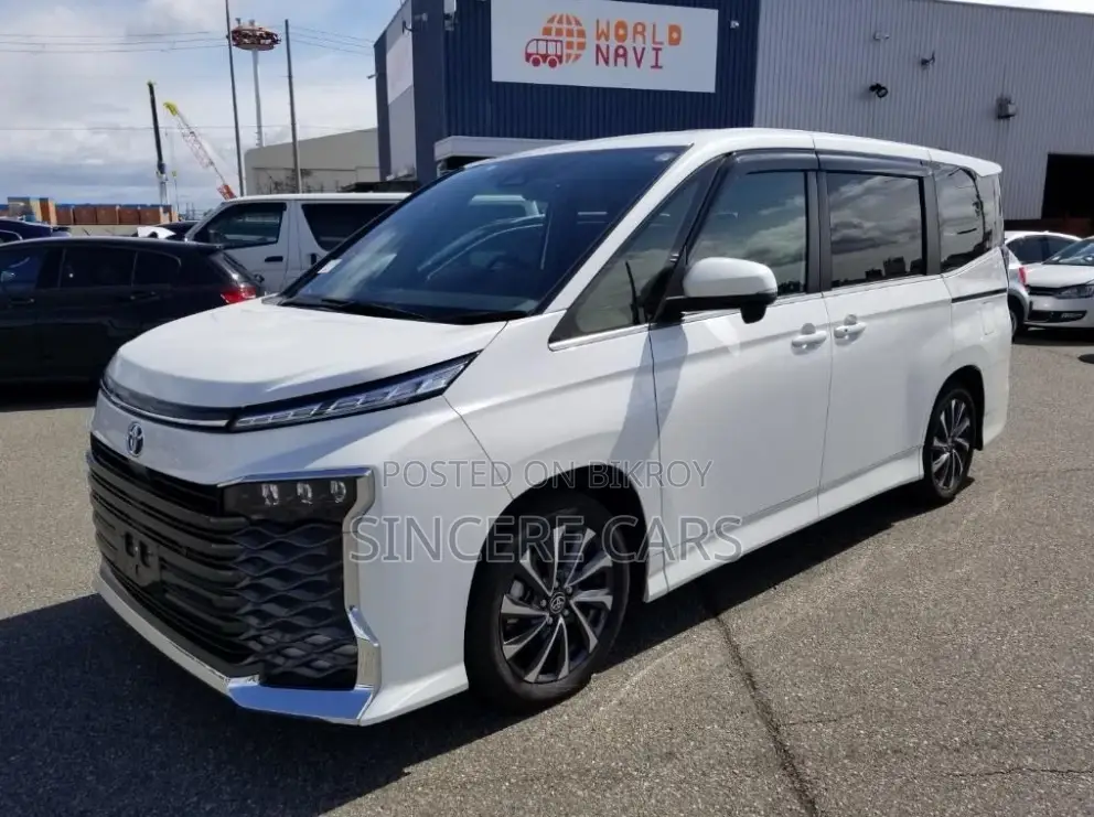 Toyota Voxy Non Hyb Sz 4.5 Grad 2023