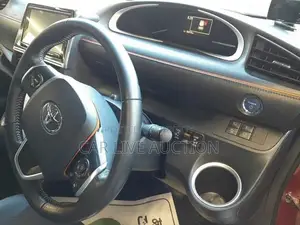 Toyota Sienta 2021