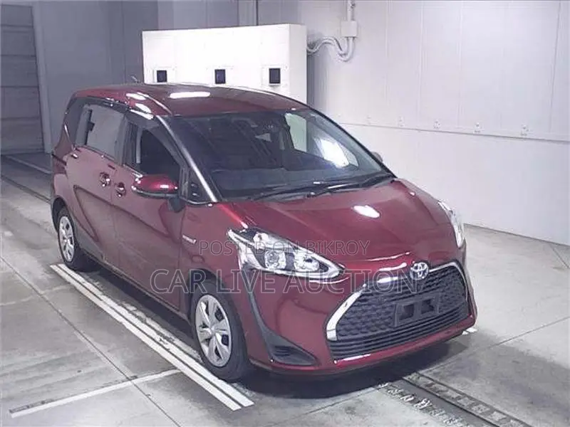 Toyota Sienta 2021