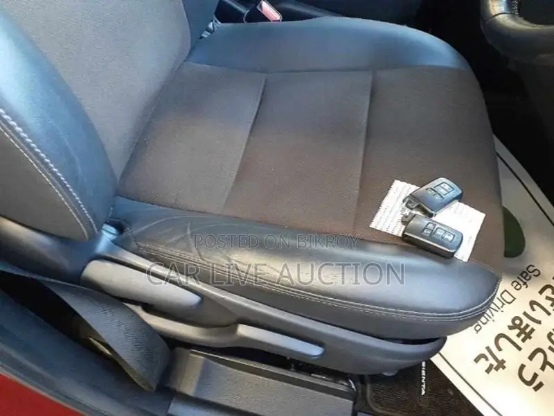 Toyota Sienta 2021