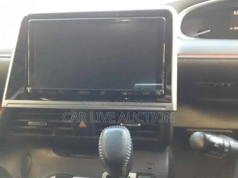 Toyota Sienta 2021