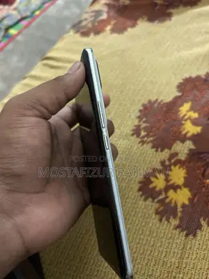Vivo V30 Pro 8-256 (Used)