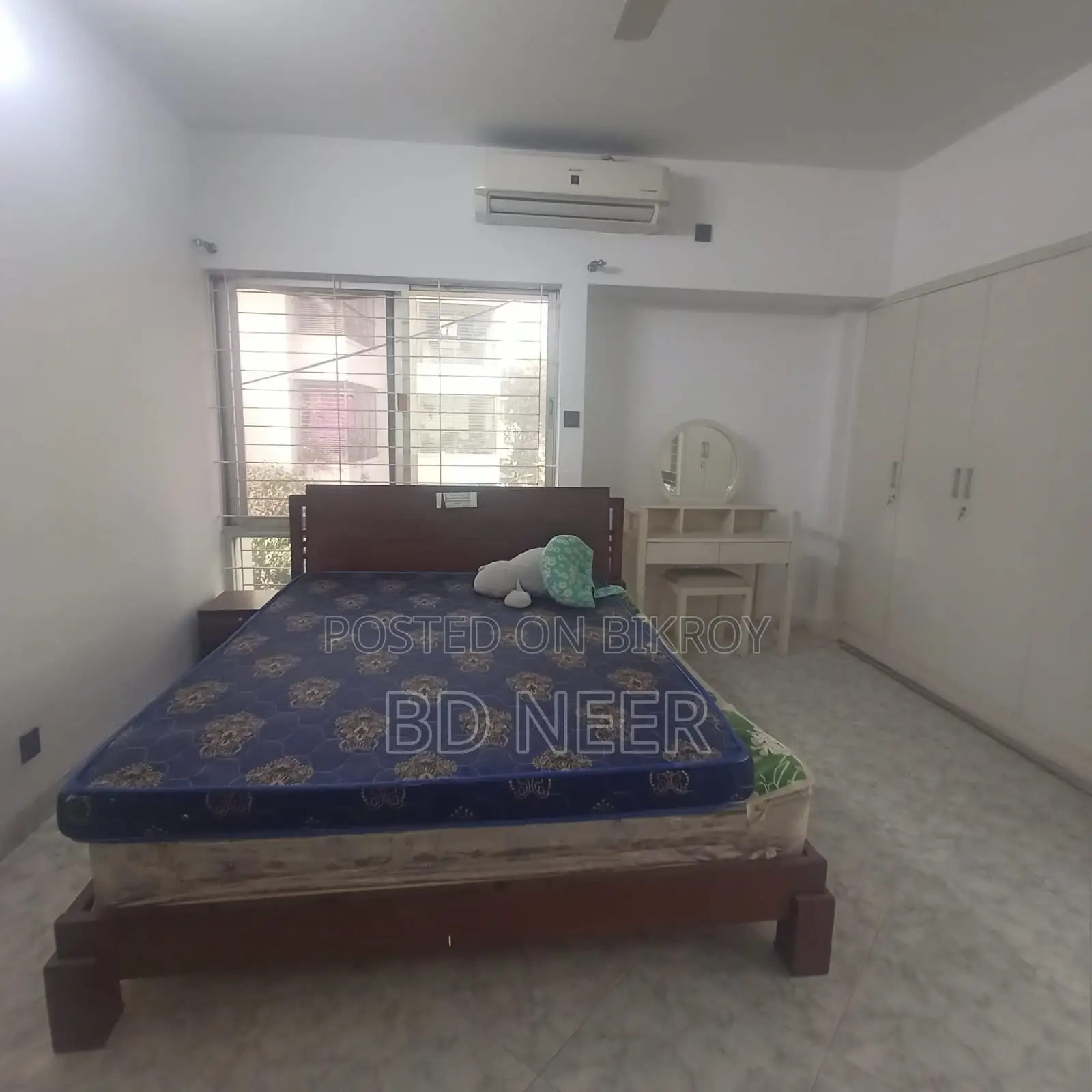 nice looking fully furnish apt rent in banani