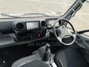 Toyota Dyna Truck Silver 4 Point 2021