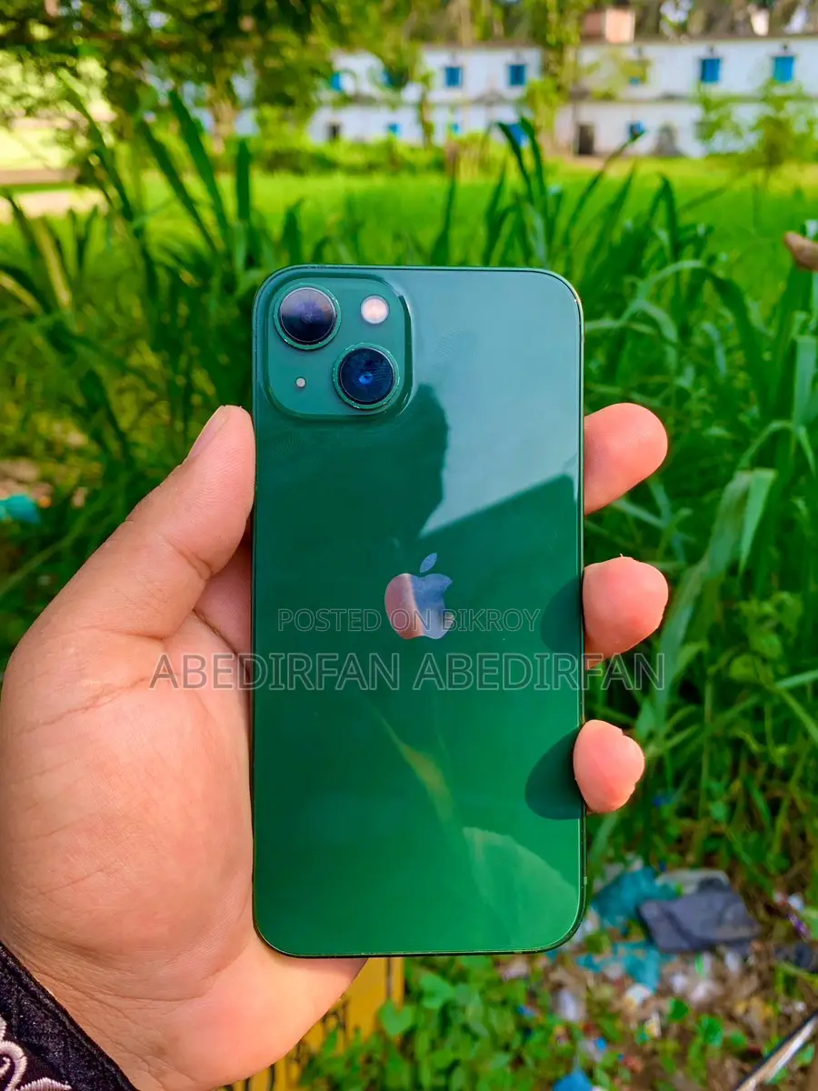 Apple iPhone 13 (Used)