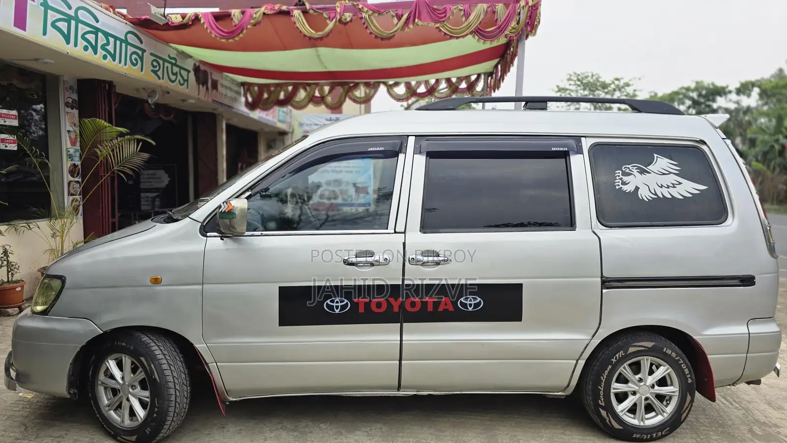Toyota Noah 2003