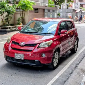 Toyota ist G PKG. 2010
