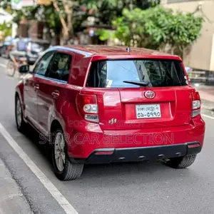 Toyota ist G PKG. 2010