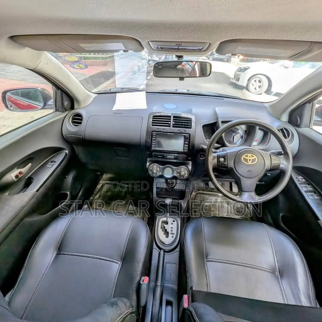 Toyota ist G PKG. 2010