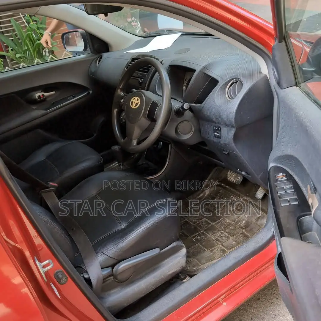 Toyota ist G PKG. 2010