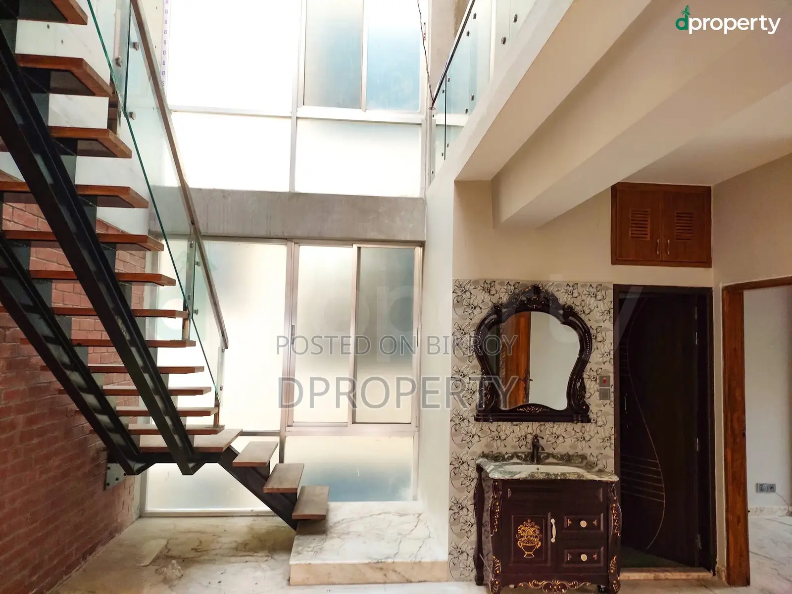 4bdrm Apartment in Basundhara for Rent