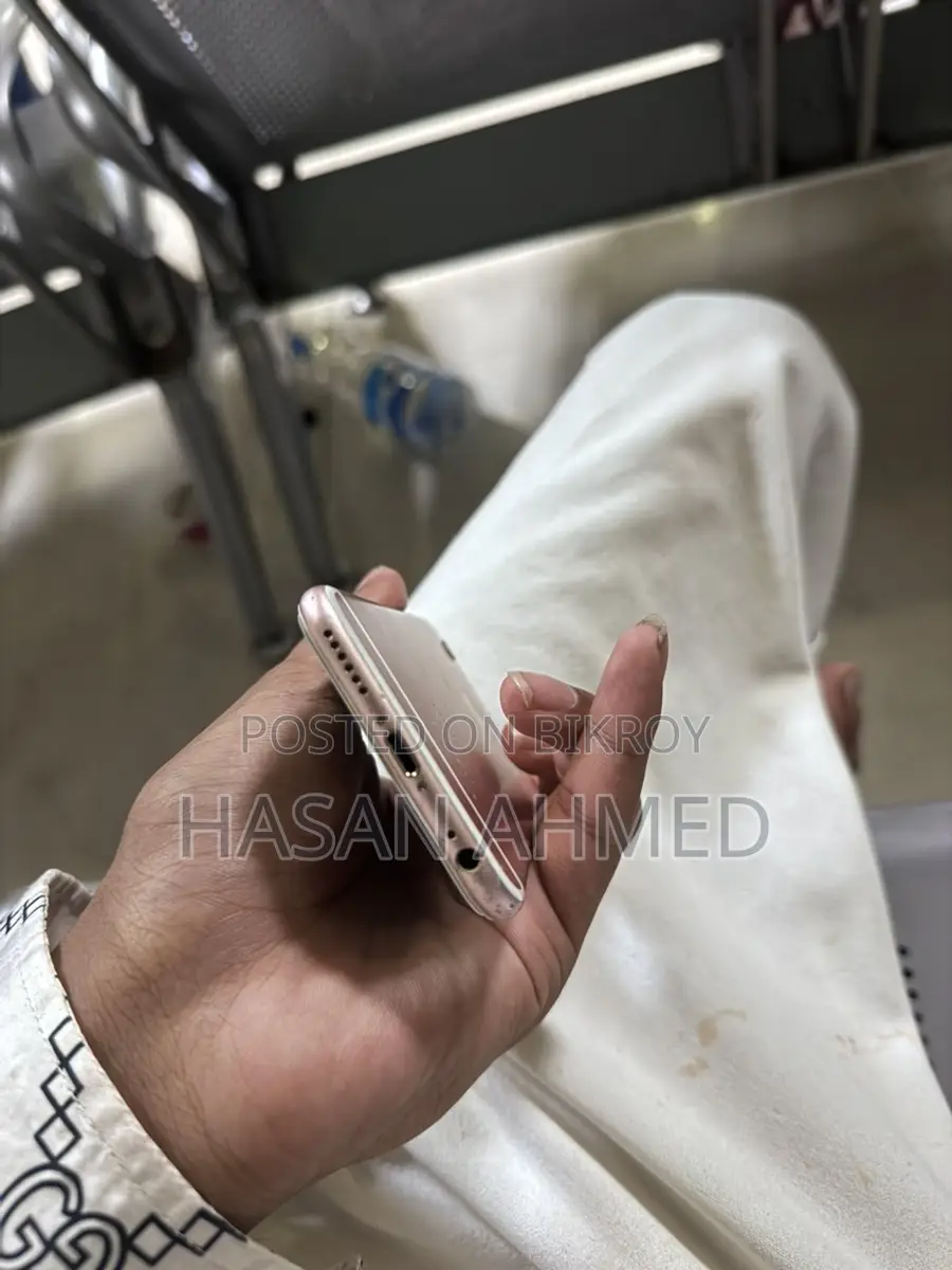 Apple iPhone 6S (Used)