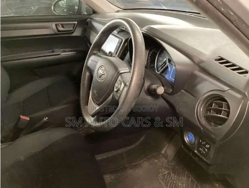 Toyota Axio Ex Silver 4.5 Point 2021