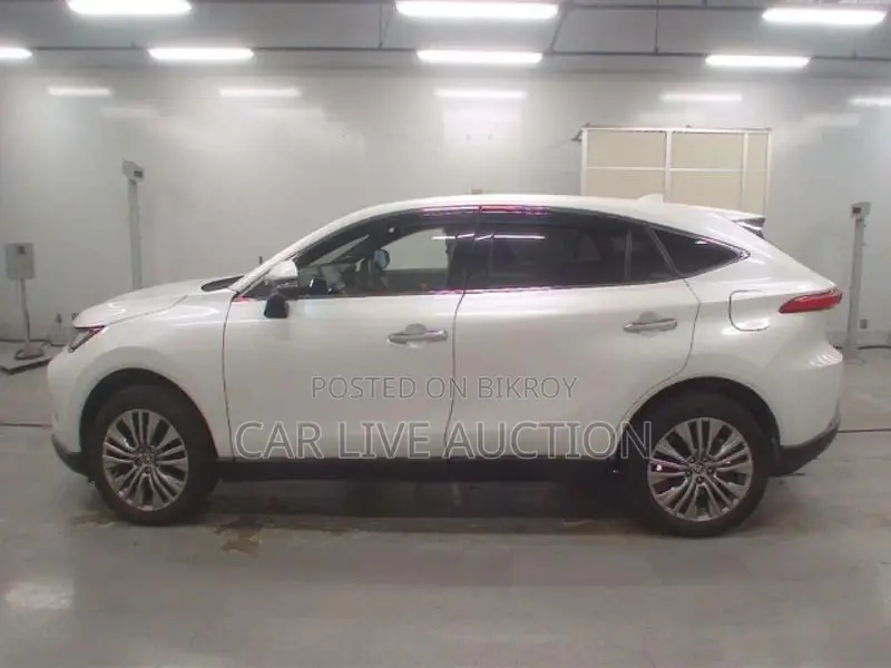 Toyota Harrier hybrid 2021