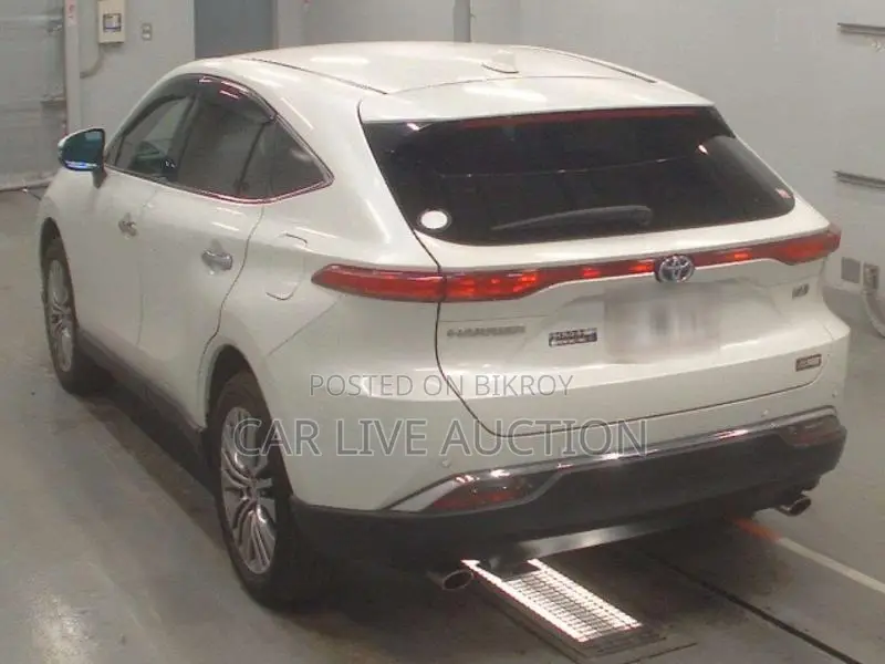 Toyota Harrier hybrid 2021