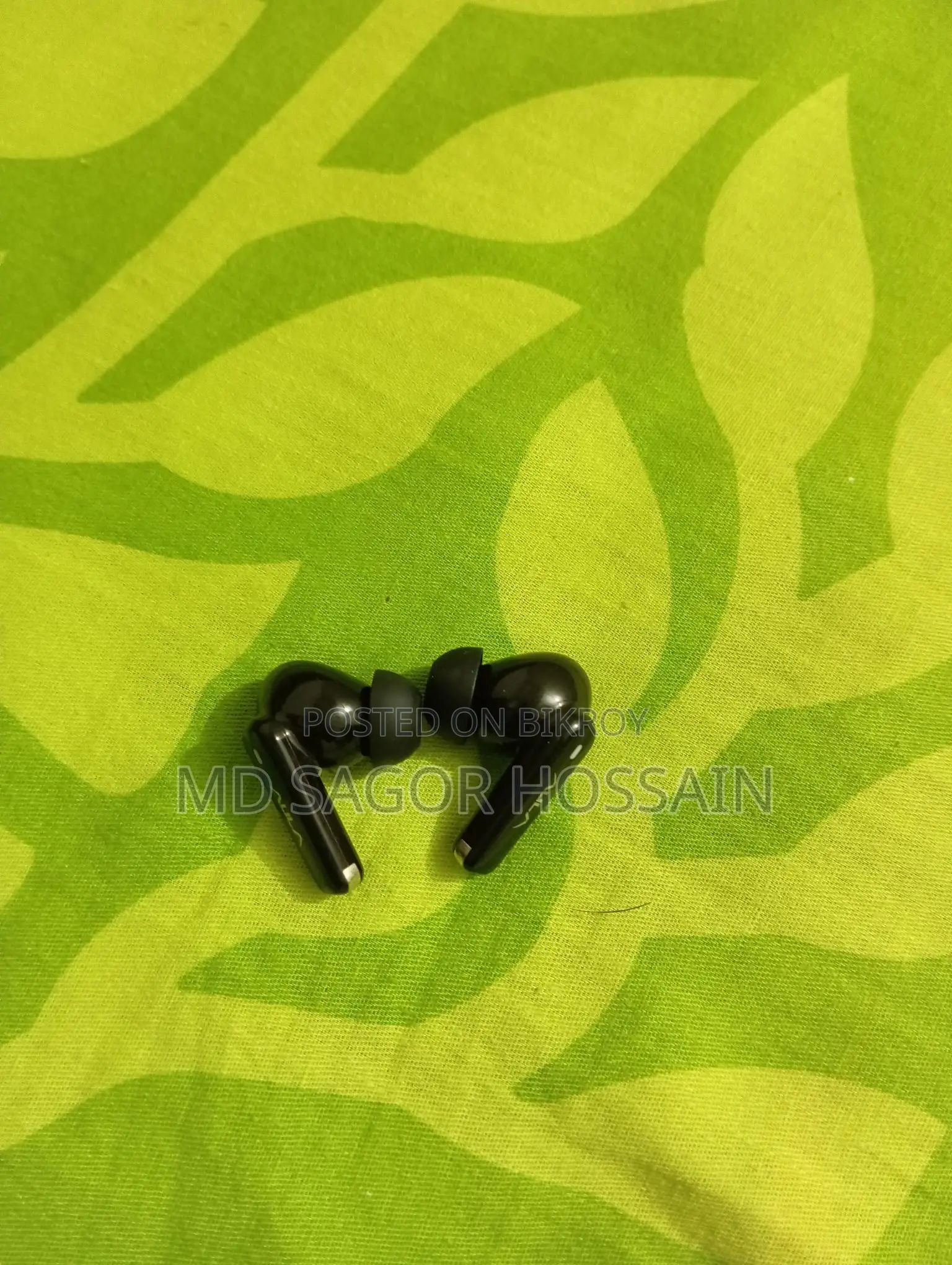 ওয়্যারলেস ইয়ারবাডস