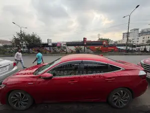 Honda Insight . 2019