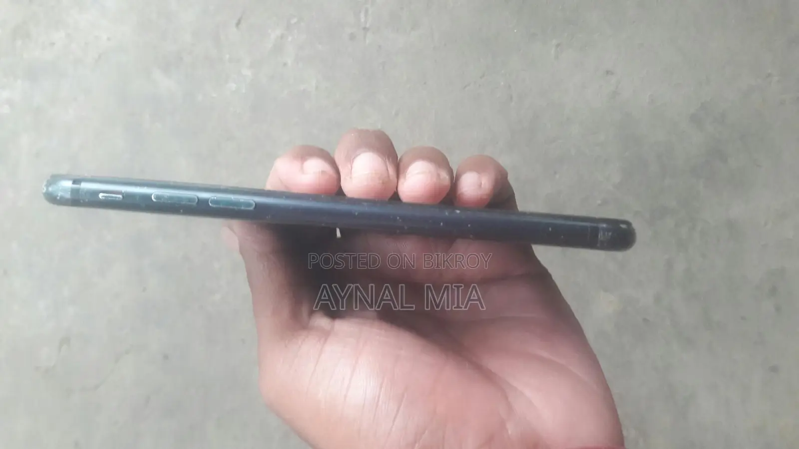Apple iPhone 7 (Used)