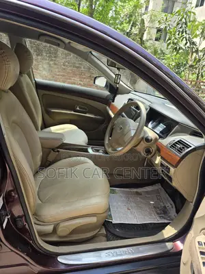 Nissan Bluebird Selfie 2006