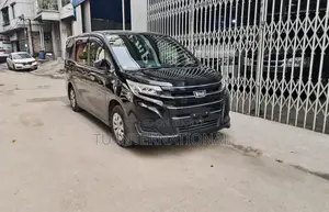 Toyota Noah Non-Hybrid Push Start 2021
