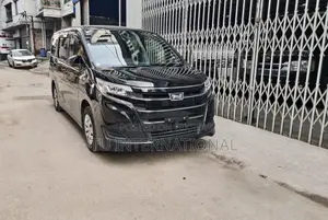 Toyota Noah Non-Hybrid Push Start 2021