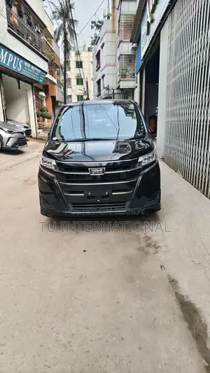 Toyota Noah Non-Hybrid Push Start 2021