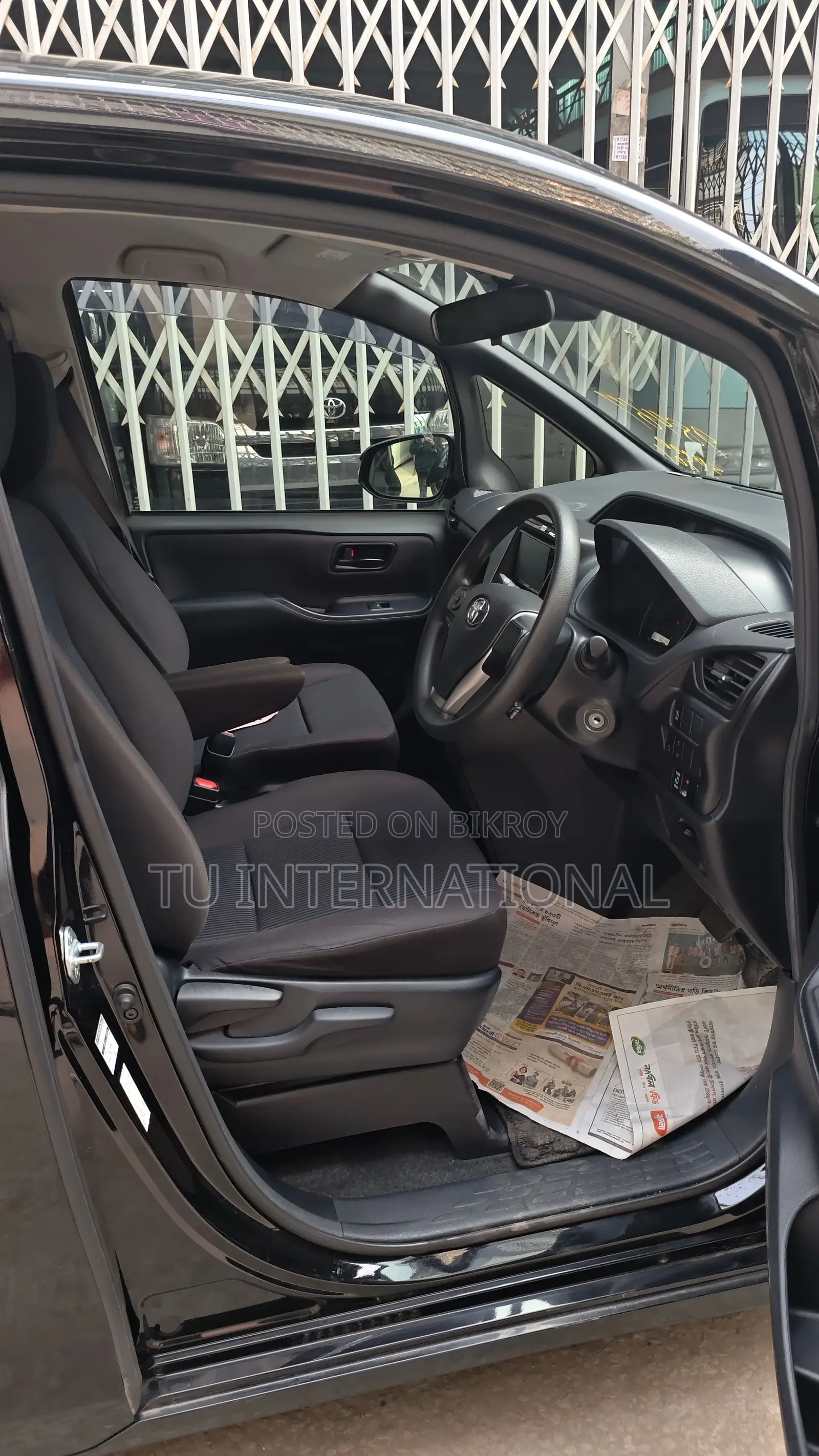 Toyota Noah Non-Hybrid Push Start 2021