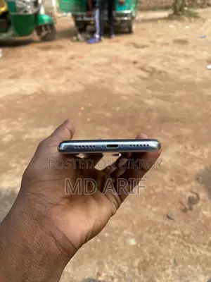 Apple iPhone X (Used)
