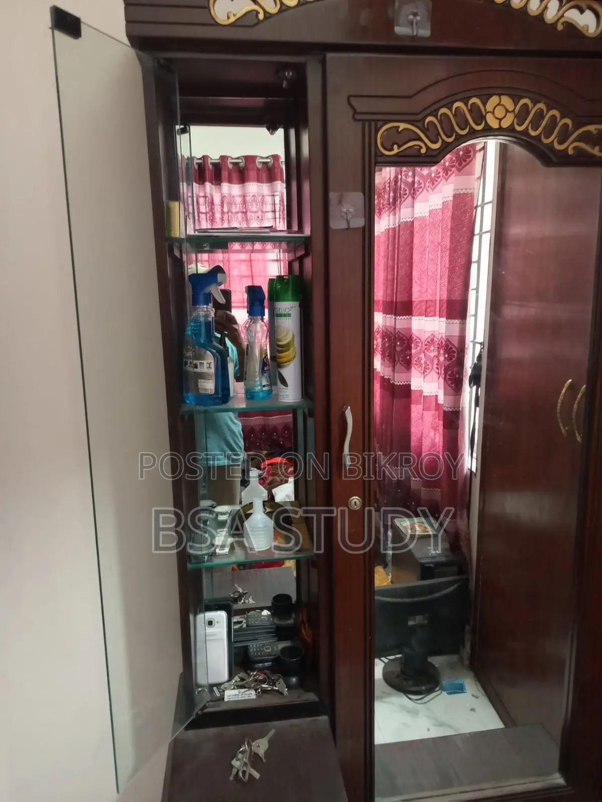 Dressing Table Almost New For Urgent Sell