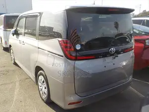 Toyota Noah X 2018