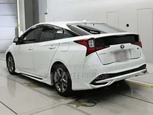 Toyota Prius 2021 Pearl