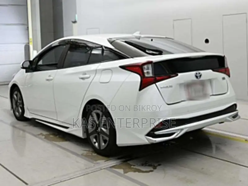 Toyota Prius 2021 Pearl