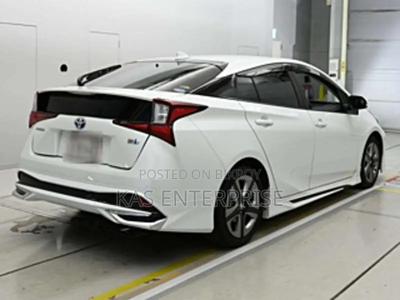 Toyota Prius 2021 Pearl