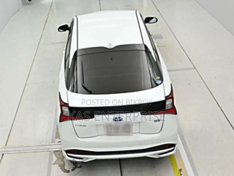 Toyota Prius 2021 Pearl