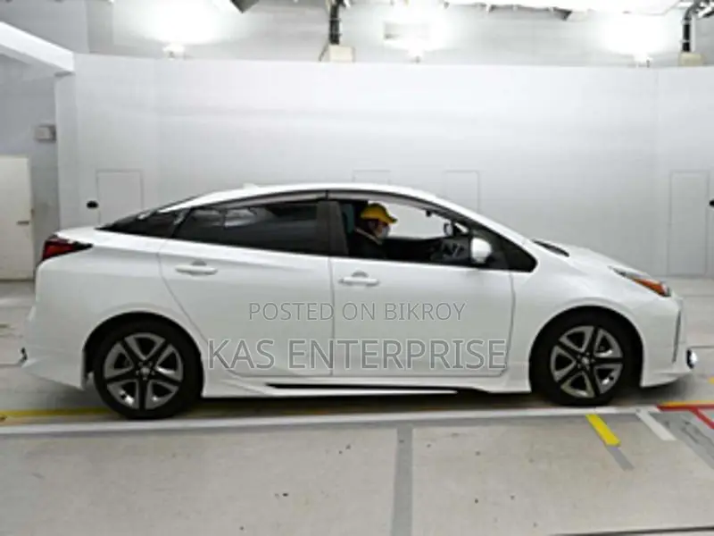 Toyota Prius 2021 Pearl