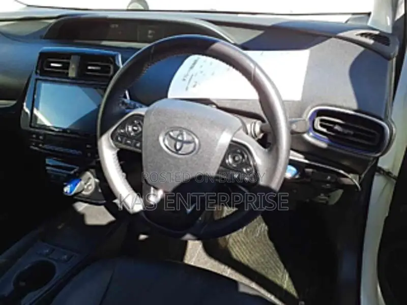 Toyota Prius 2021 Pearl