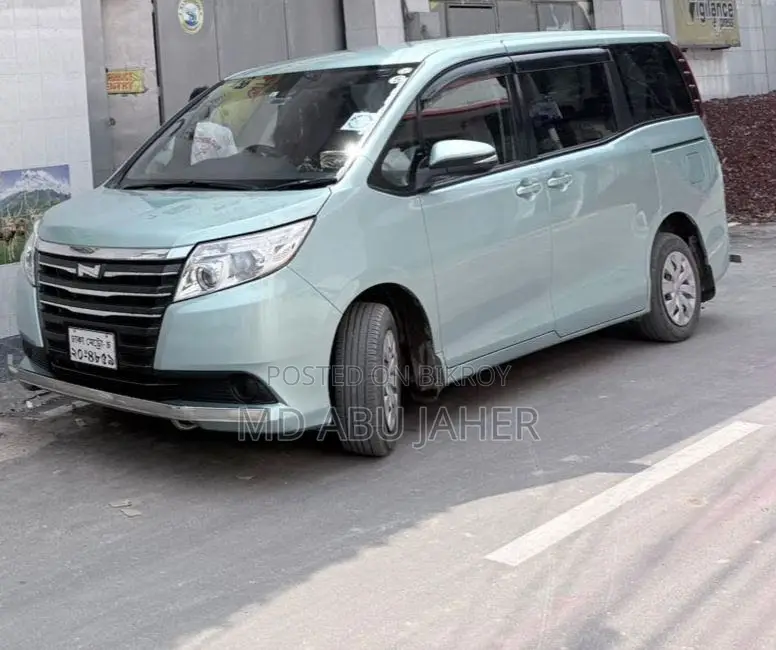 Toyota Noah 2017